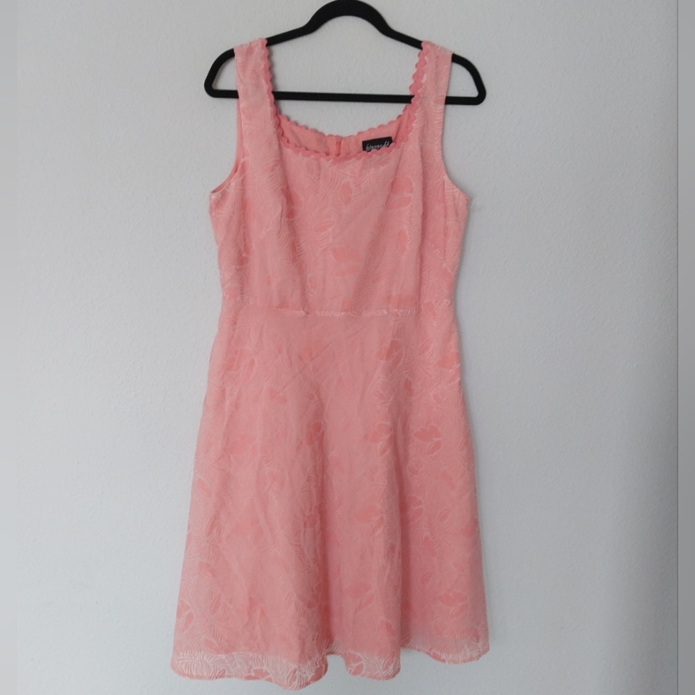B.i.y.a.y.c.d.a. Pink Embossed Leaf Print Sleeveless Fit & Flare Midi Dress